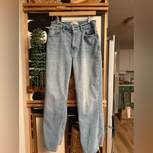 Abercrombie & Fitch Ultra High Rise Ankle Straight Jeans Curve Love Size 28/6L